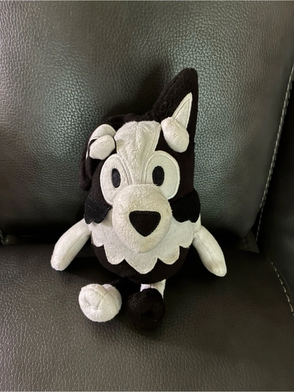 RARE! Bluey Friends McKenzie 8” Plush Moose Toys - Bluey